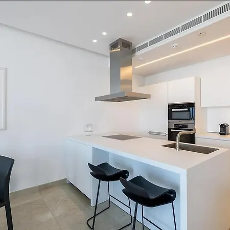 Modern 2 Bedroom Нікосія