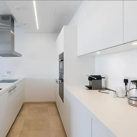 Апартаменти Modern 2 Bedroom