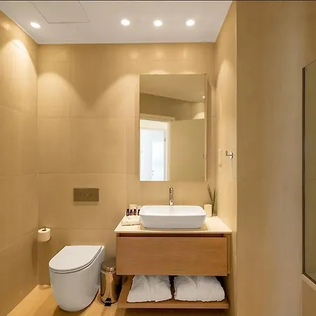 Апартаменти Modern 2 Bedroom *