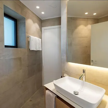 Modern 2 Bedroom * Нікосія