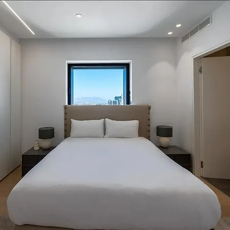 Апартаменти Modern 2 Bedroom *